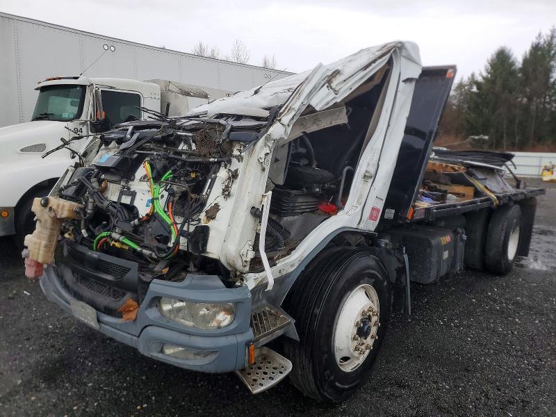 2016 Kenworth K270/K370 Flatbed Truck
