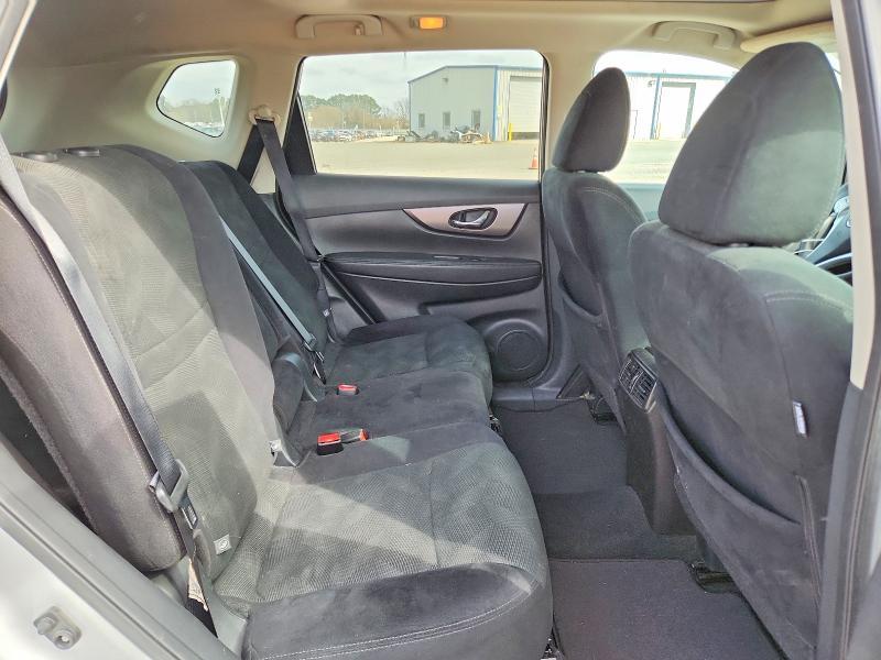 2016 Nissan Rogue sv