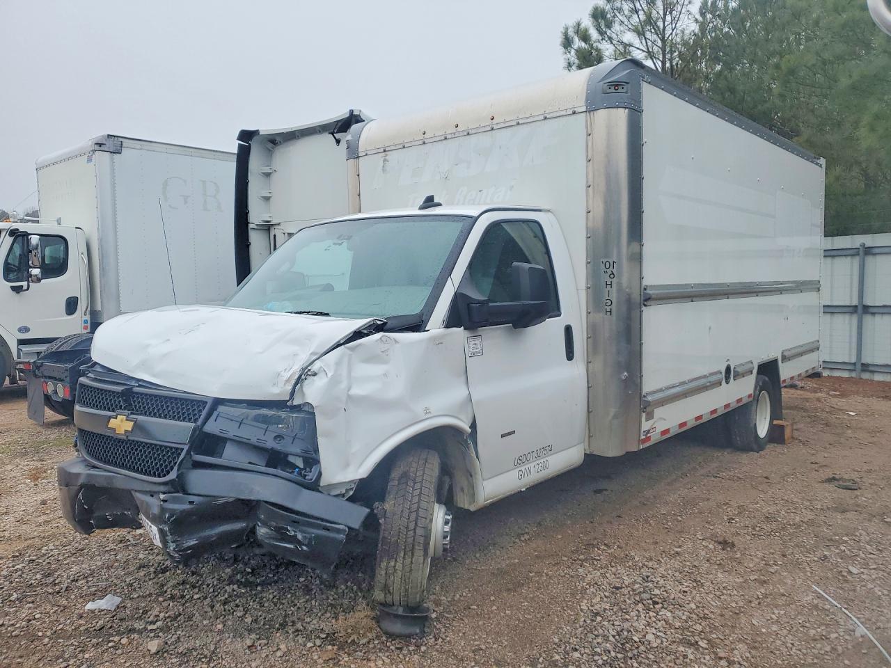 2023 Chevrolet Express G3500 BOX Truck