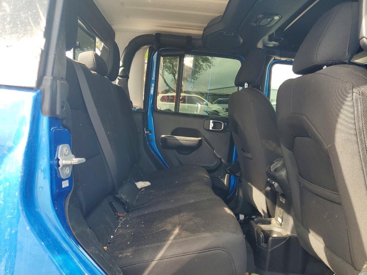 2022 Jeep Gladiator Sport