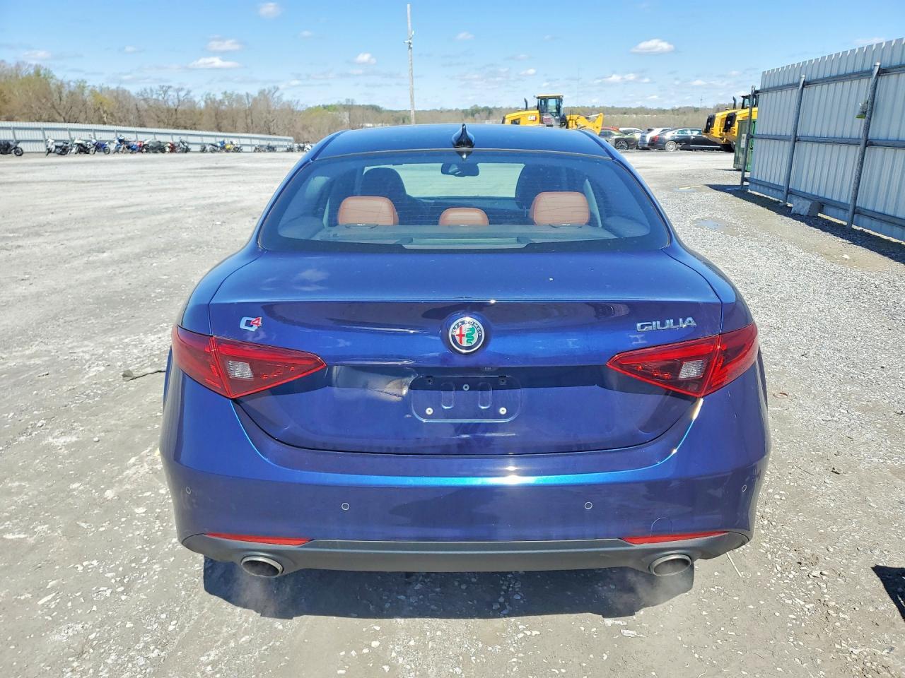 2018 Alfa Romeo Giulia ti Q4