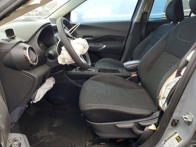 2022 Nissan Kicks sv