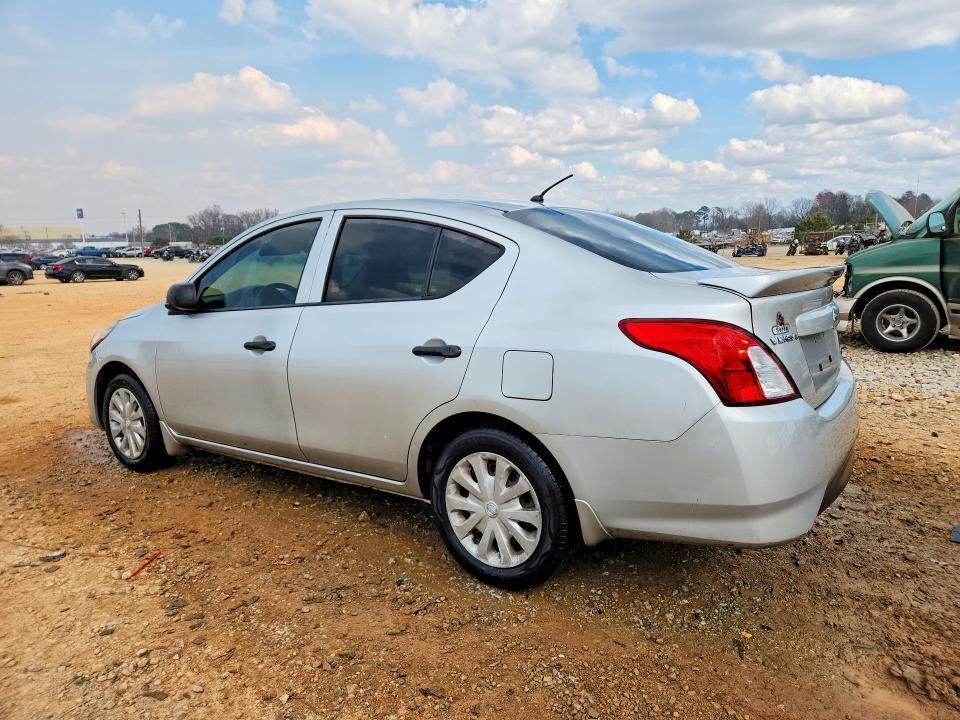 2015 Nissan Versa 1.6 s Plus