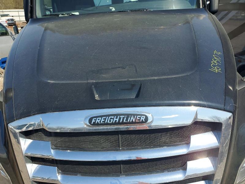 2022 Freigliner 2022 Freightliner Cascadia 126 Semi Truck