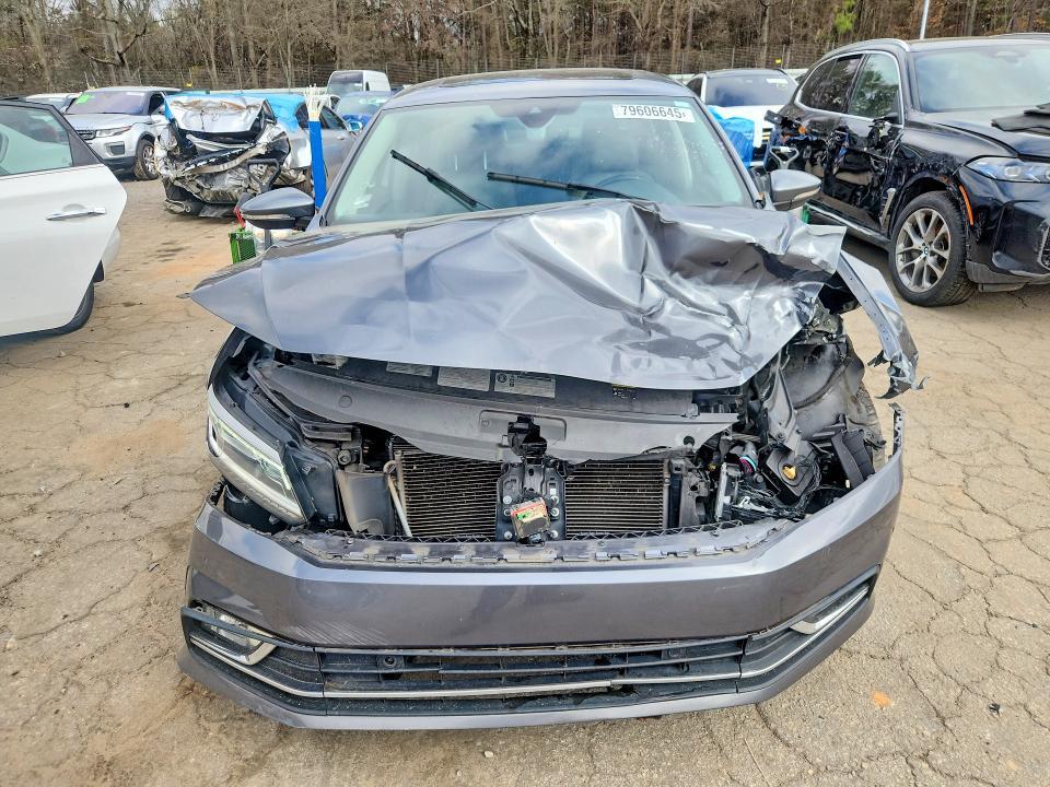 2017 Volkswagen Passat sel Premium