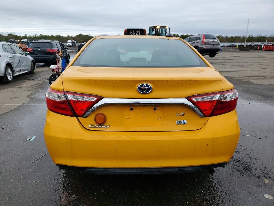2015 Toyota Camry Hybrid le