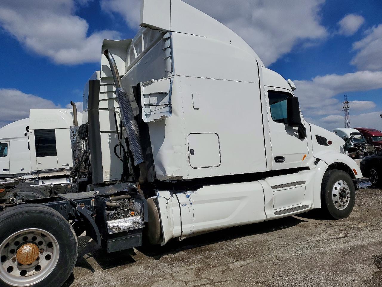 2019 Peterbilt 579 Semi Truck