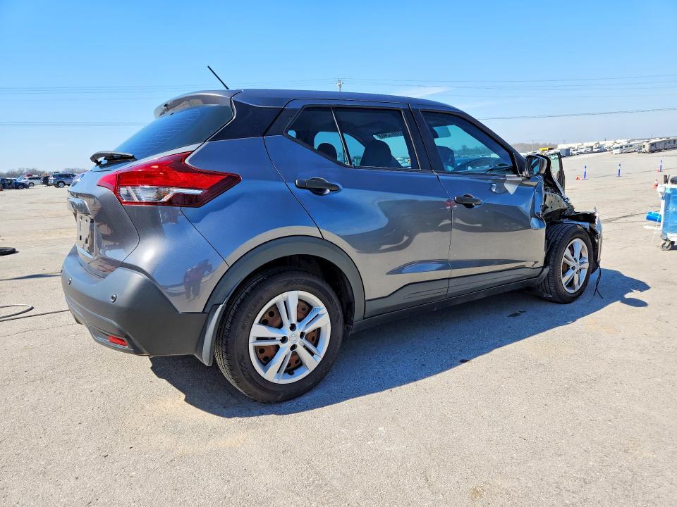 2020 Nissan Kicks s