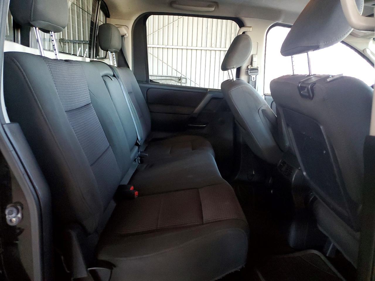 2011 Nissan Titan SV