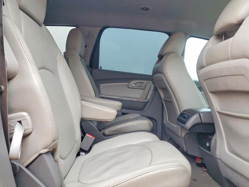 2011 Chev Traverse lt