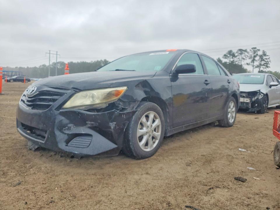 2011 Toyota Camry le