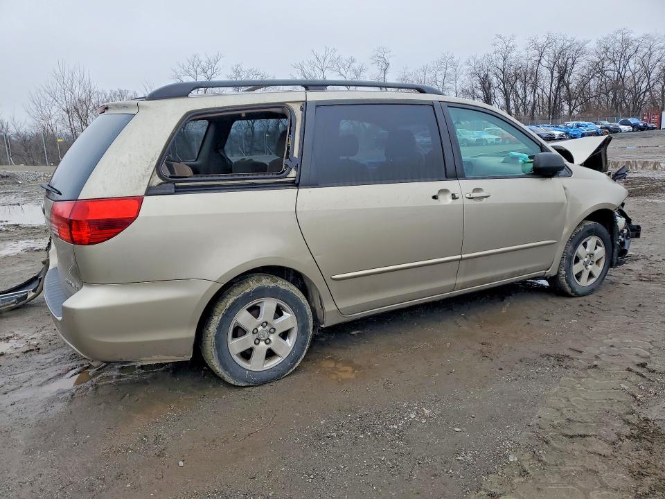 2004 Toyota Sienna le 7 Passenger