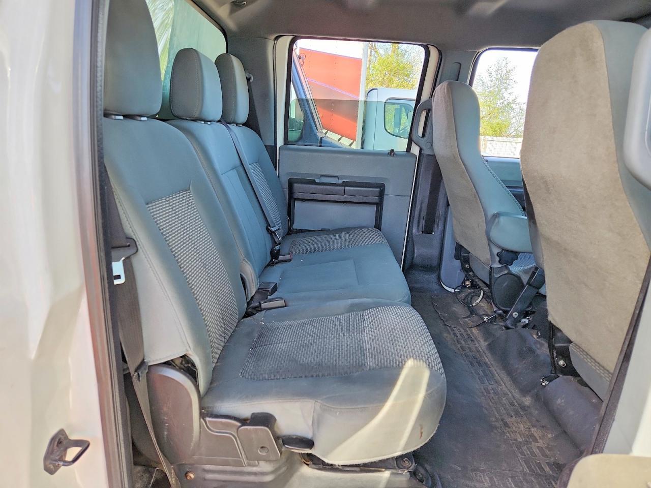 2015 Ford F650 Super Duty BOX Truck