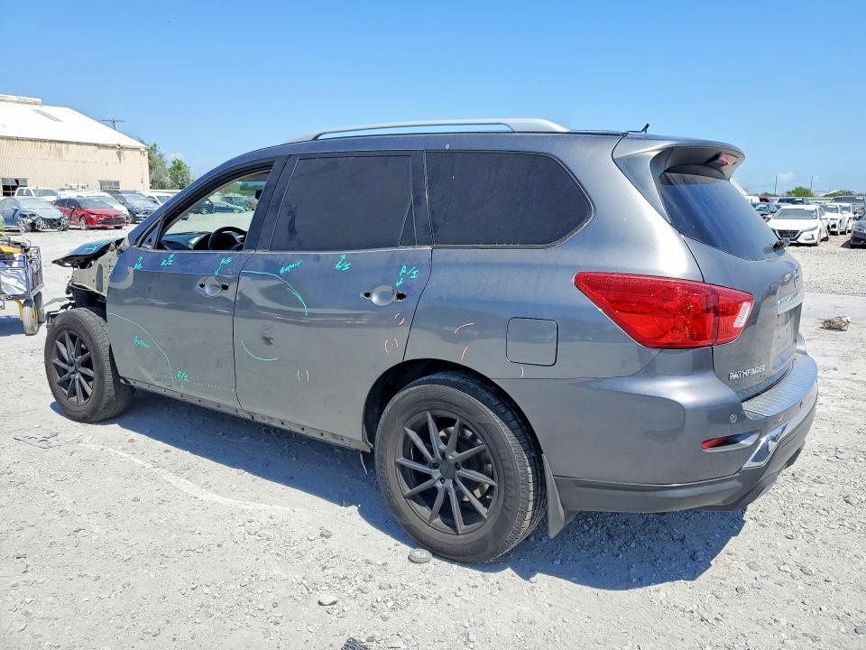 2018 Nissan Pathfinder sv
