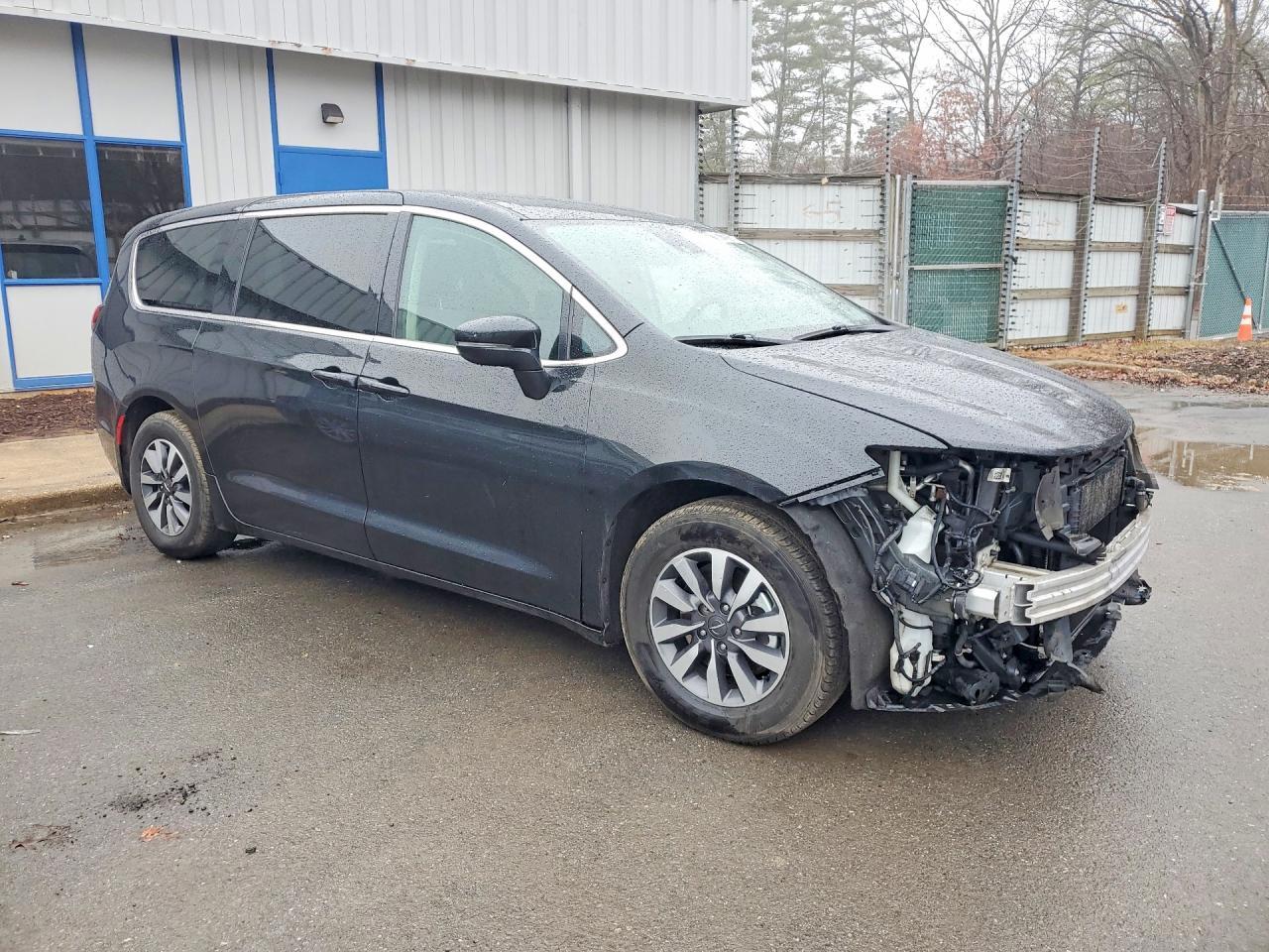 2022 Chrysler Pacifica Hybrid Touring l