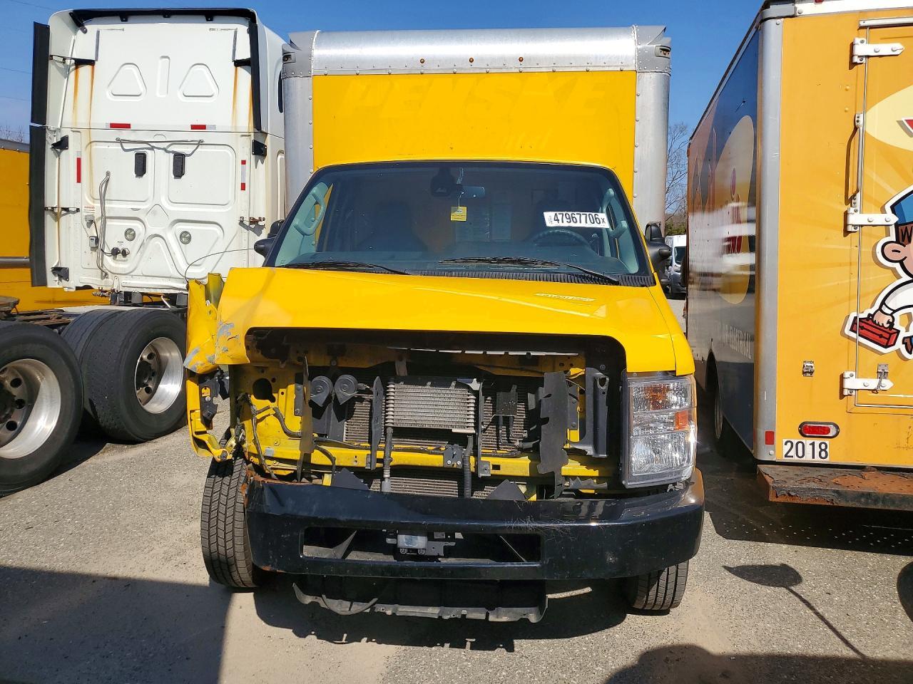 2022 Ford E350 BOX Truck