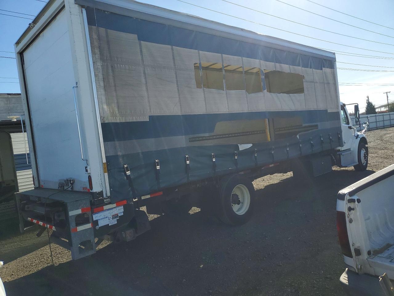 2019 Freightliner Business Class M2 BOX Truck