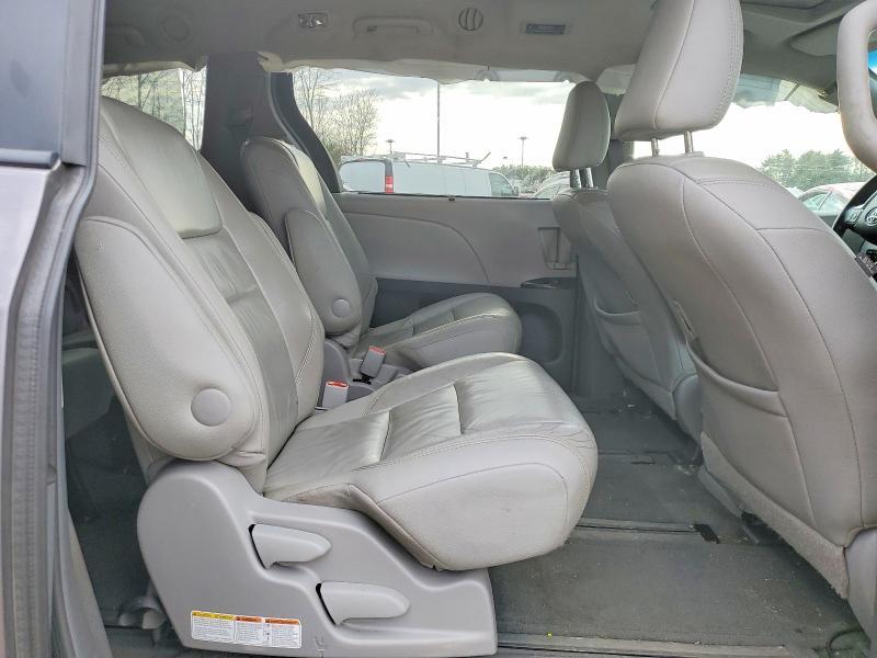2015 Toyota Sienna xle Premium 7-passenger