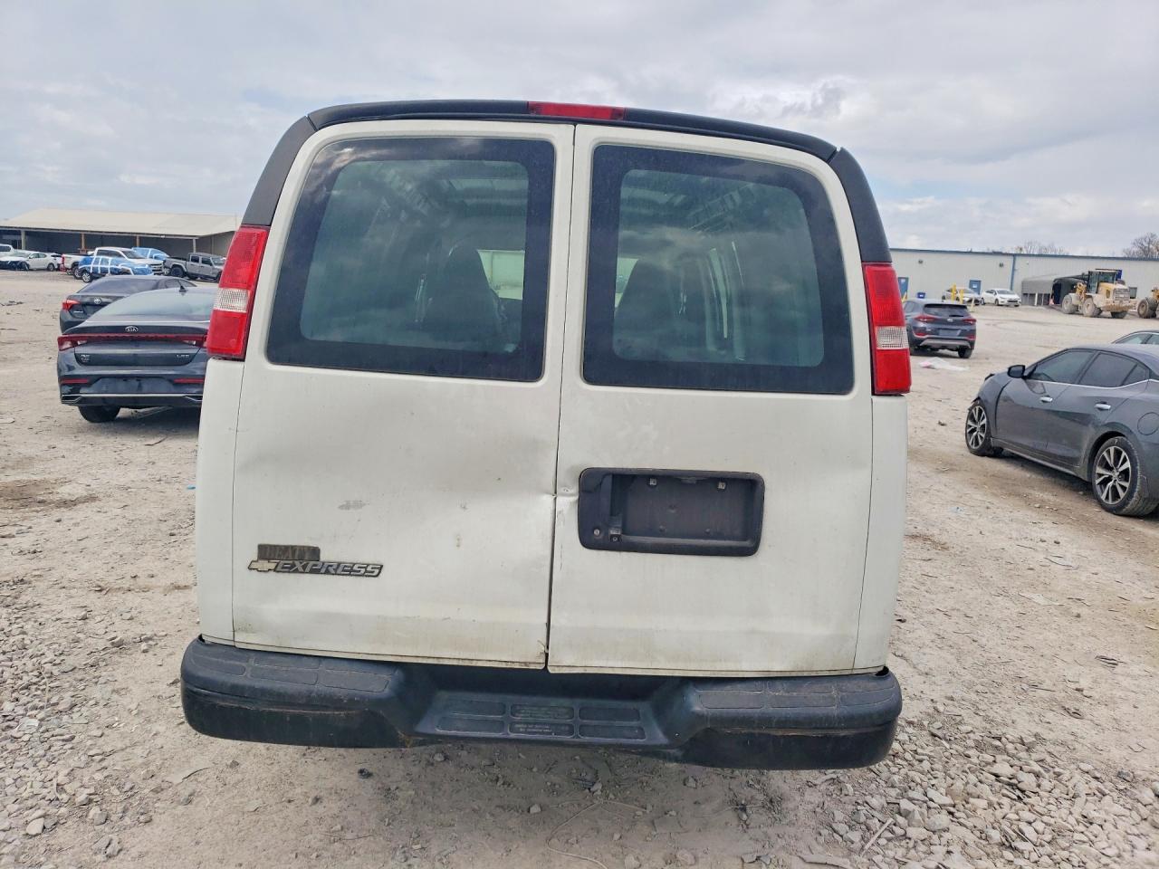 2018 Chevrolet Express 2