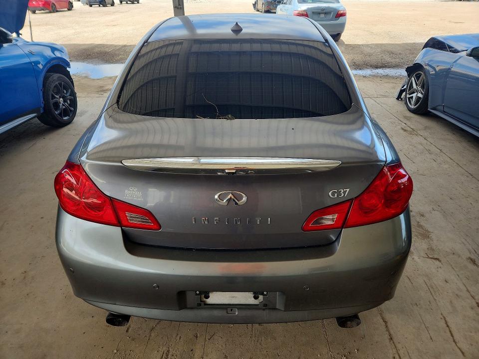 2013 Infiniti G37