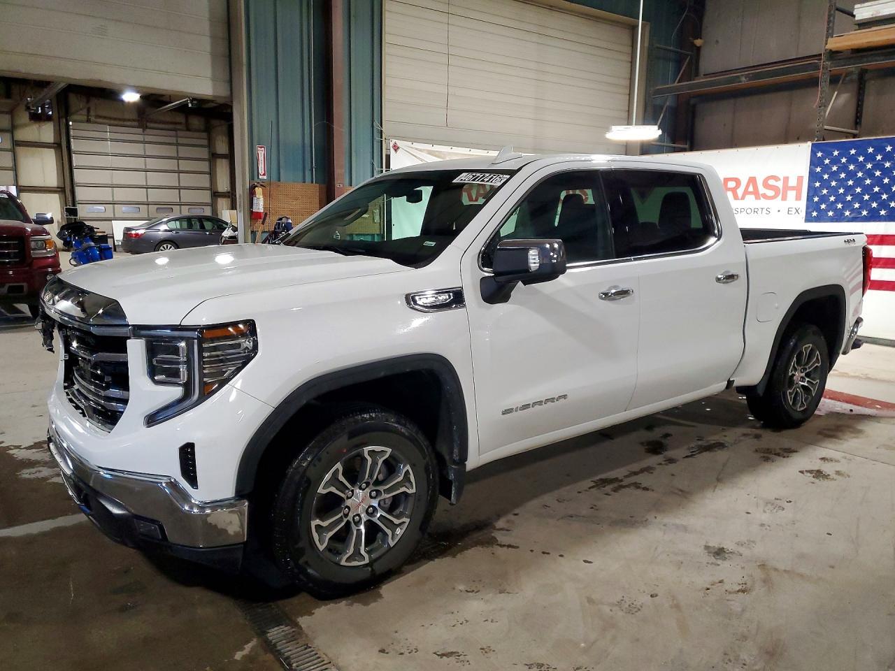 2025 GMC Sierra K1500 SLT