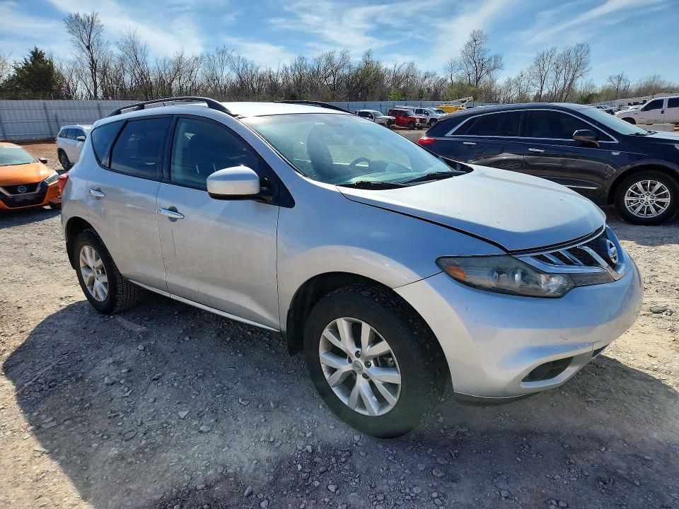 2014 Niss Murano sv