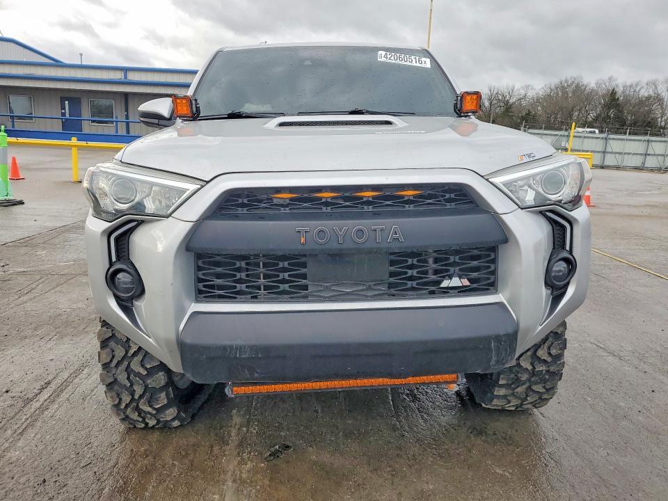 2020 Toyota 4runner trd Off-road