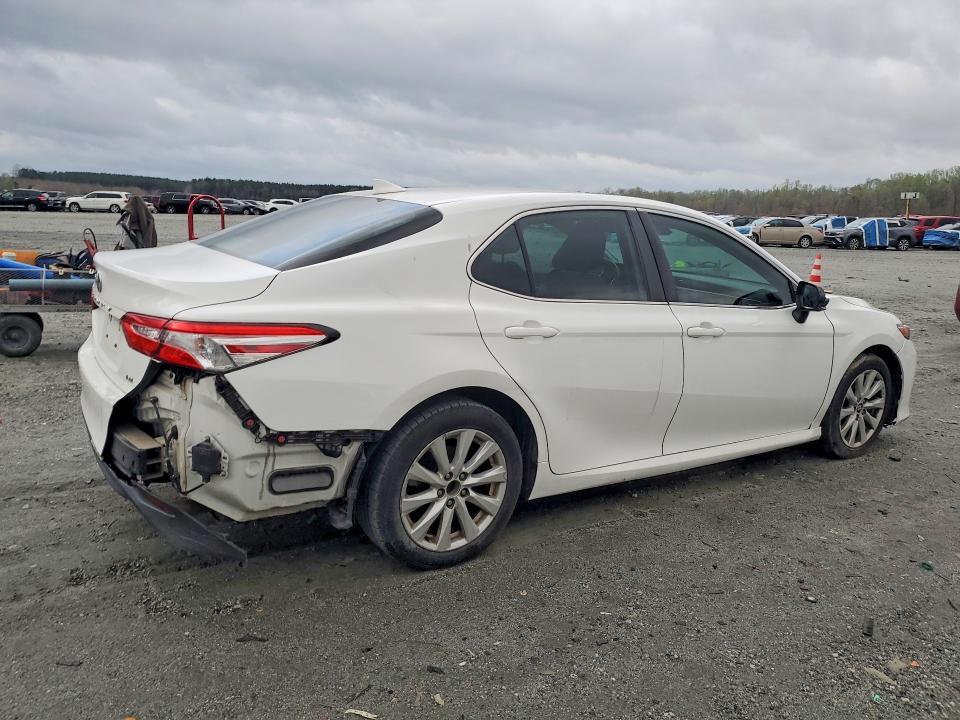 2020 Toyota Camry le