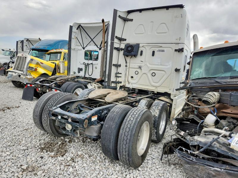 2022 Freightliner Cascadia 126 Semi Truck
