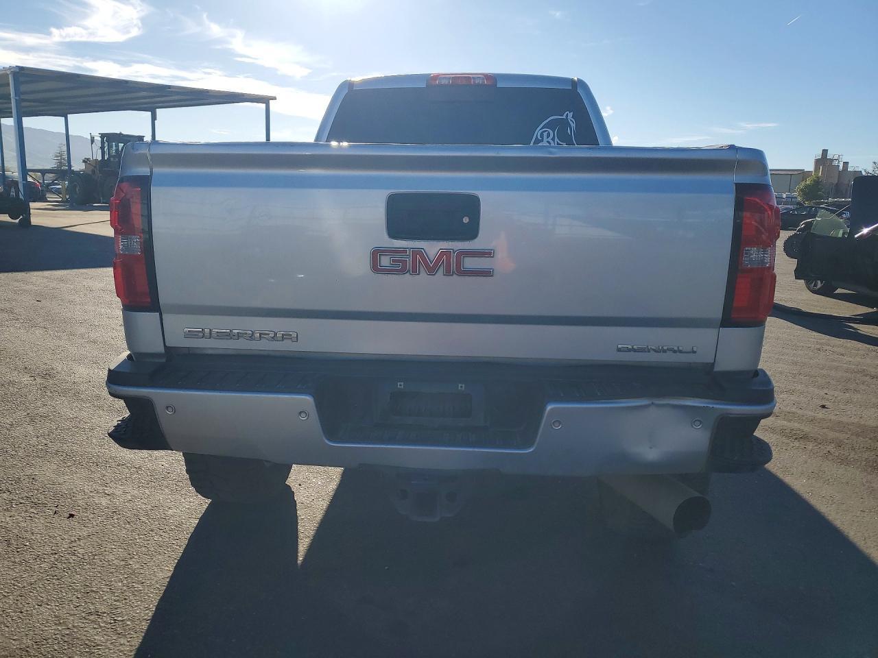 2018 GMC Sierra K2500 Denali