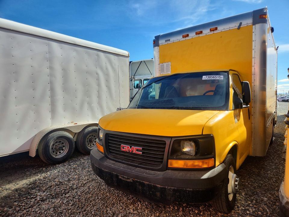 2008 GMC Savana box Truck