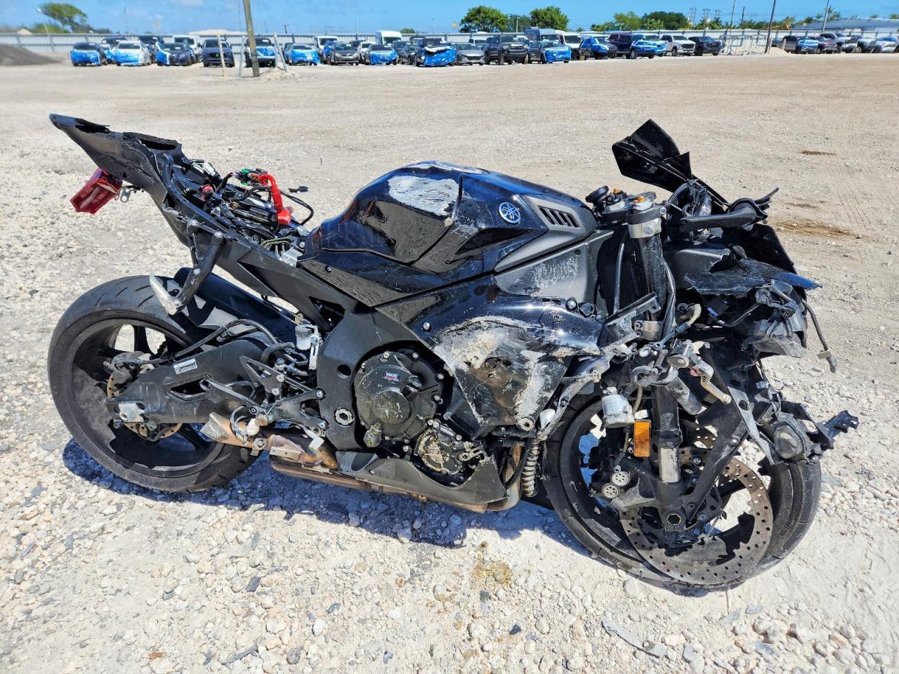2024 Yamaha YZFR1