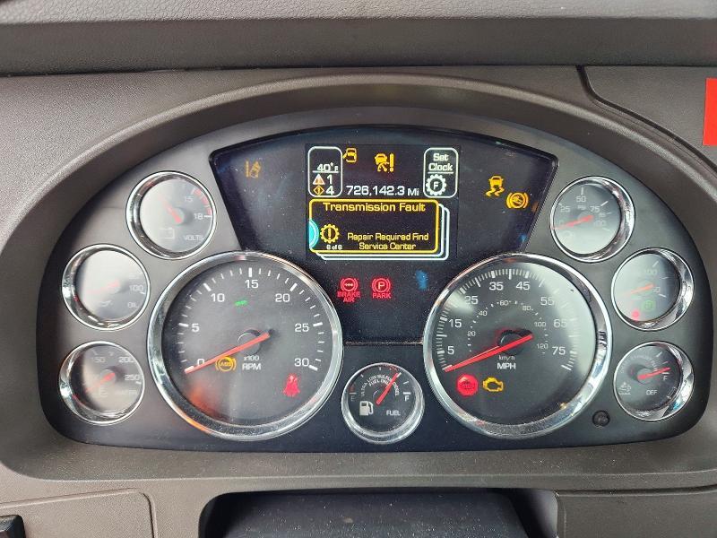 2016 Kenworth T680 Semi Truck