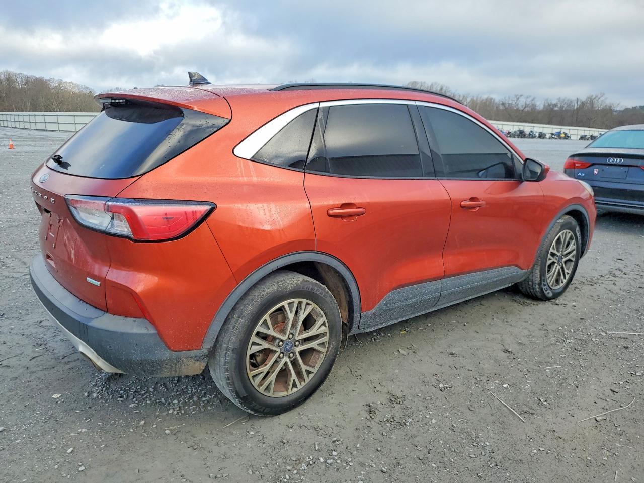 2020 Ford Escape sel