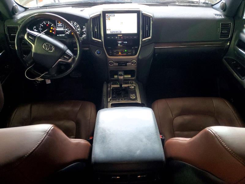 2016 Toyota Land Cruiser Base
