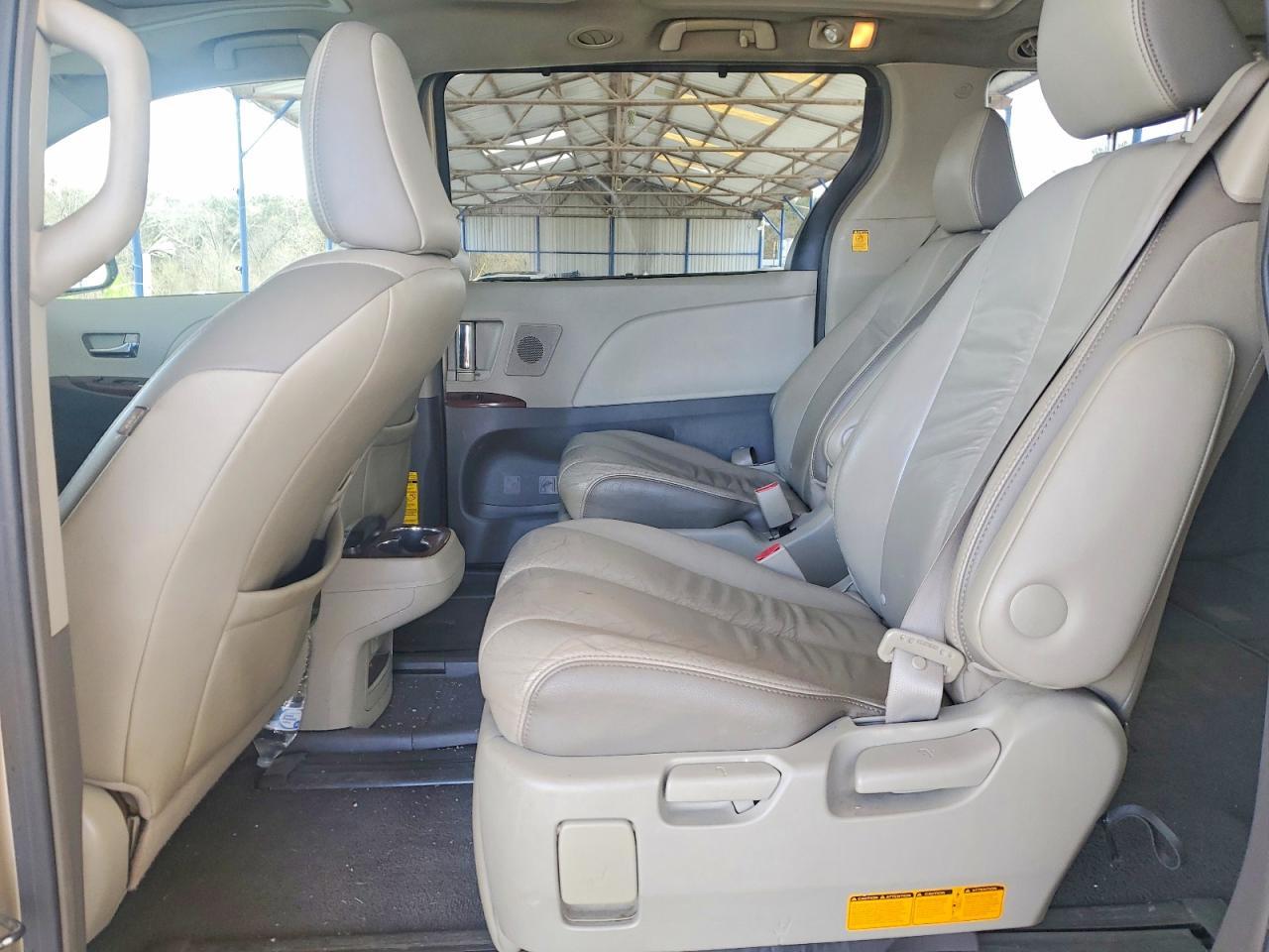 2011 Toyota Sienna Limited 7-passenger