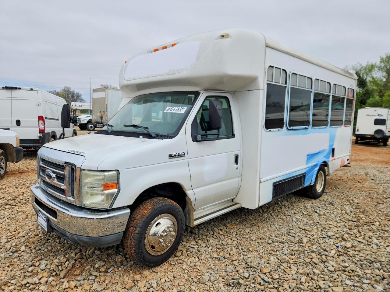 2011 Ford E450 Shuttle Bus