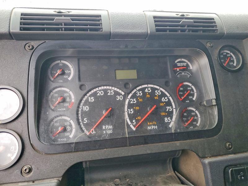 2016 Freigliner 2016 Freightliner Cascadia 125 Sleeper Cab Semi TR