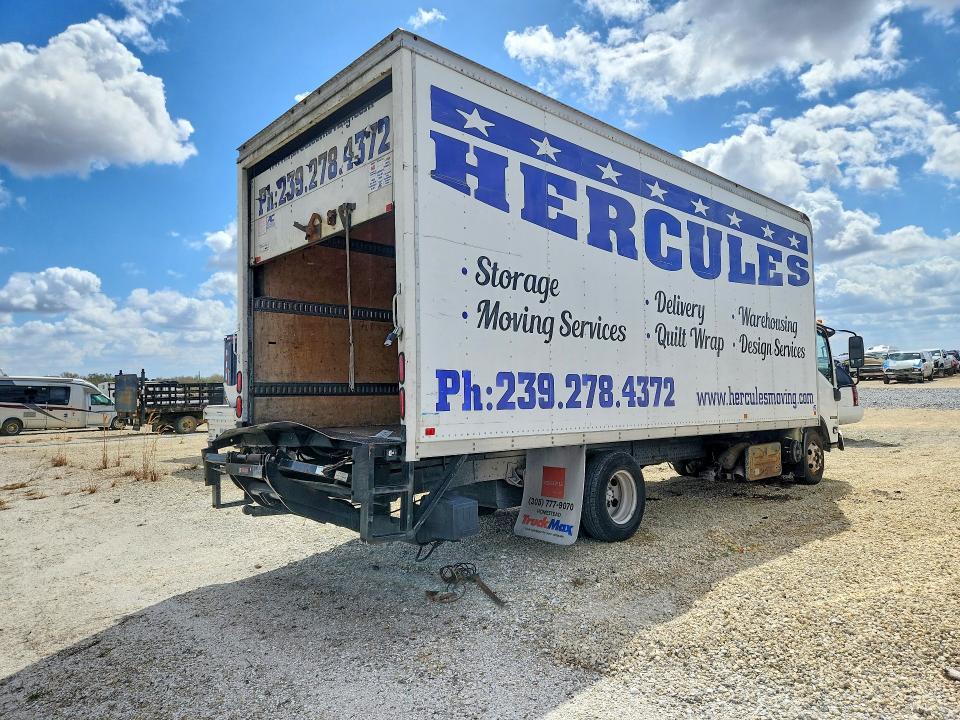 2016 Isuzu Npr box Truck
