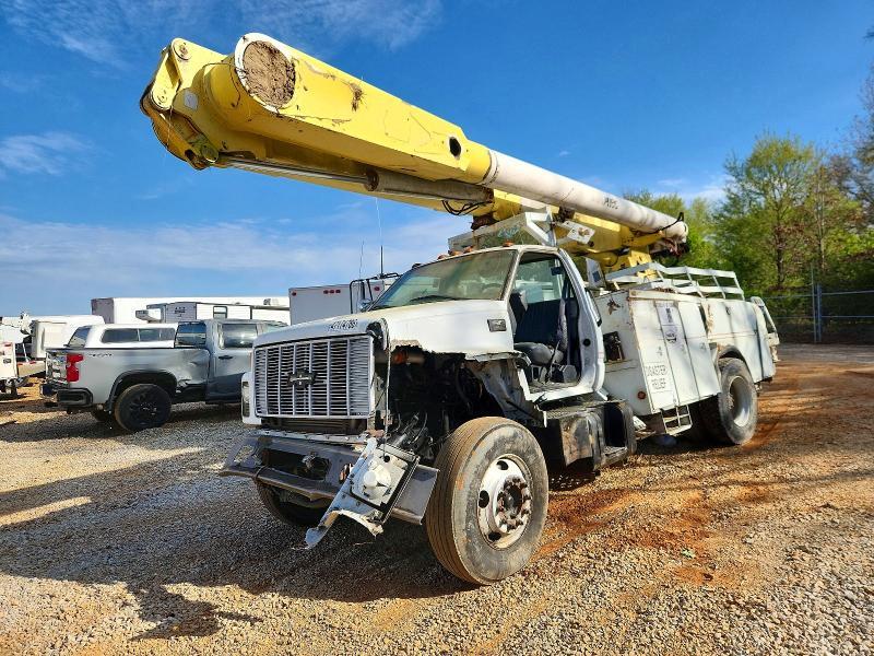 2002 Chevrolet C70 Bucket Truck