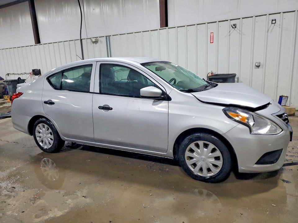 2019 Nissan Versa s Plus