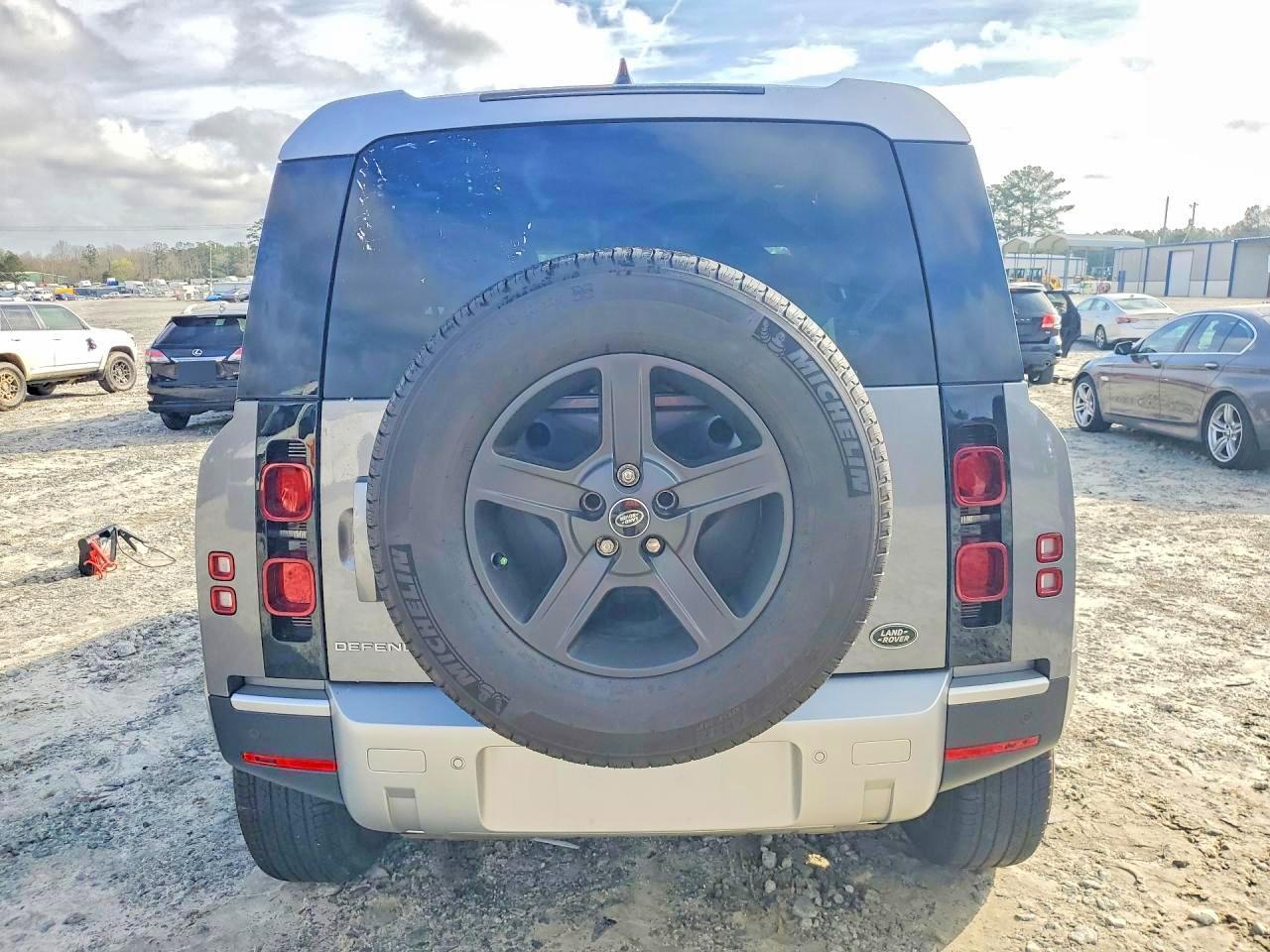 2023 Land Rover Defender 90 s