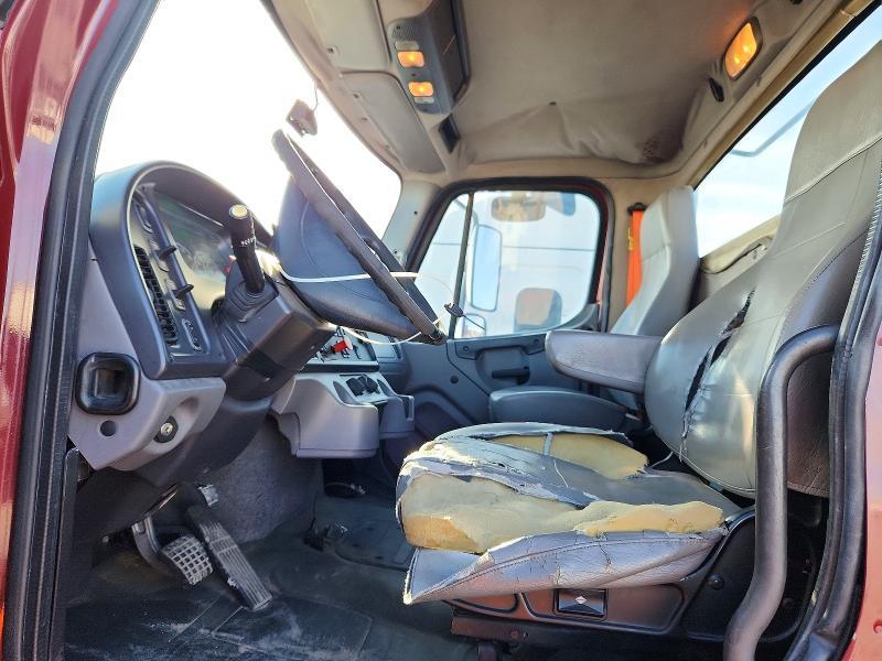 2016 Freigliner 2016 Freightliner Business Class M2 Semi Truck