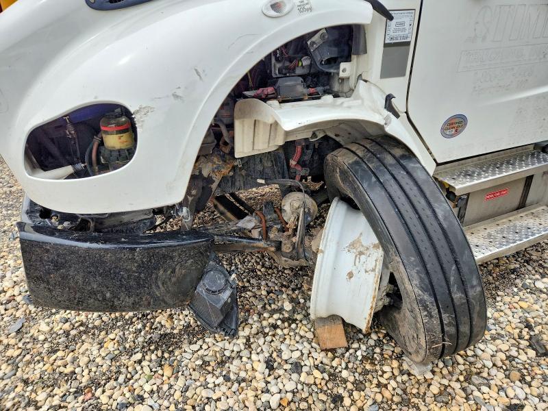 2023 Freigliner 2023 Freightliner Business Class M2 BOX Truck