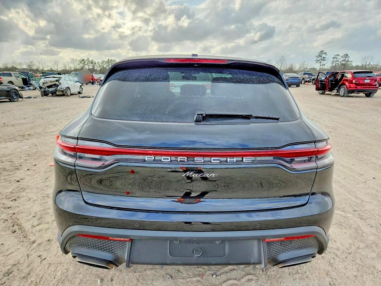 2025 Porsche Macan Base