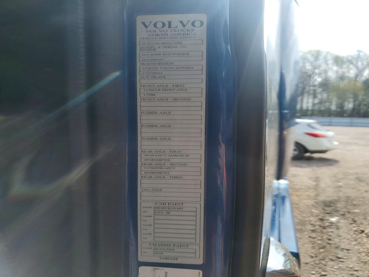 2015 Volv O VNL Semi Truck