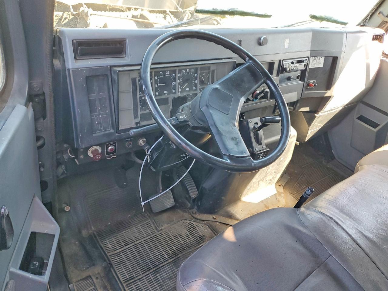 1995 International 4700 BOX Truck