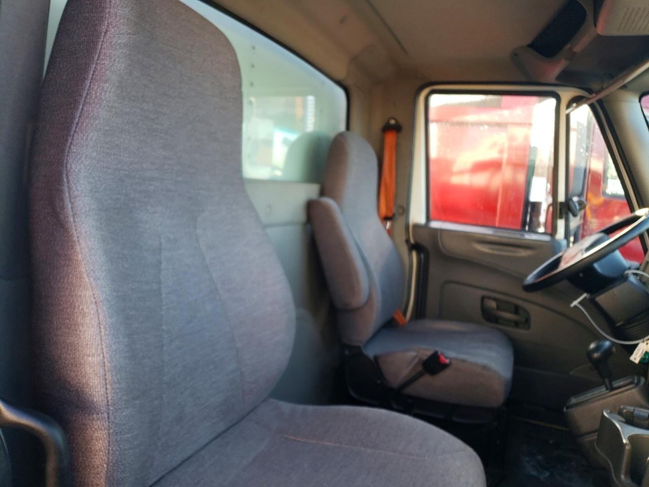 2016 International 4300 BOX Truck
