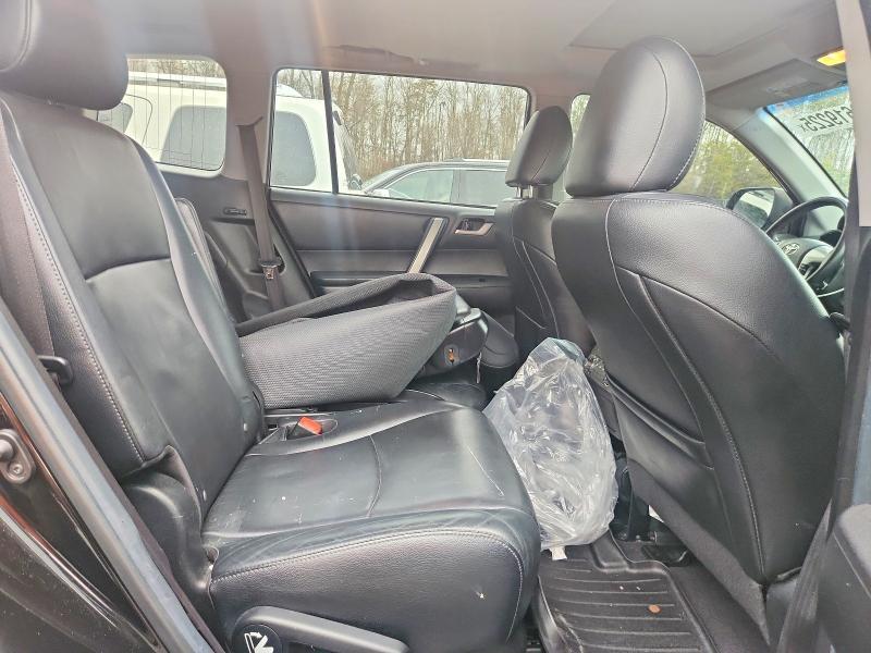 2013 Toyota Highlander se