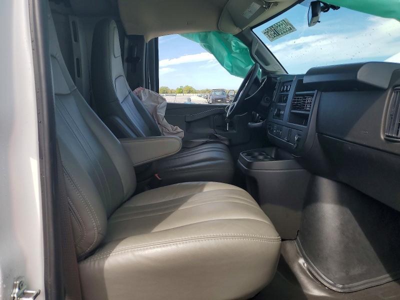 2025 Chev Express G2500